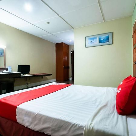 Oyo 89997 Kurnia Hotel Tawau Exterior photo